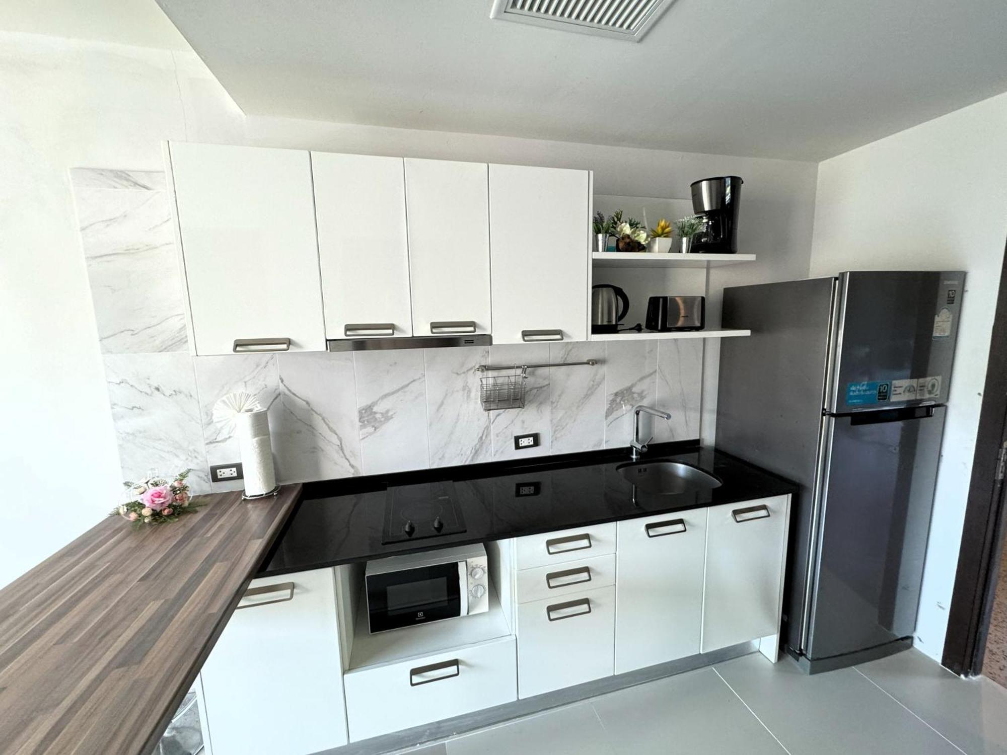 Private Apartment At Emerald Terrace Patong Bagian luar foto