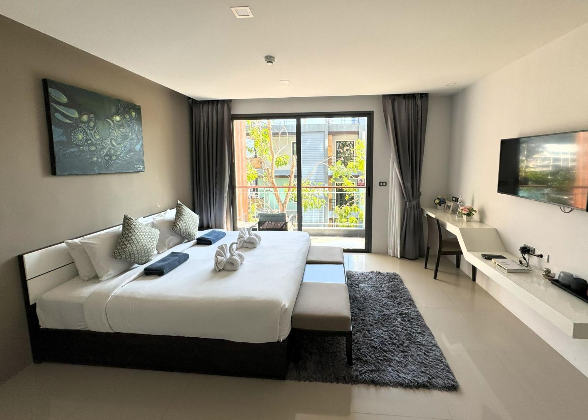 Private Apartment At Emerald Terrace Patong Bagian luar foto