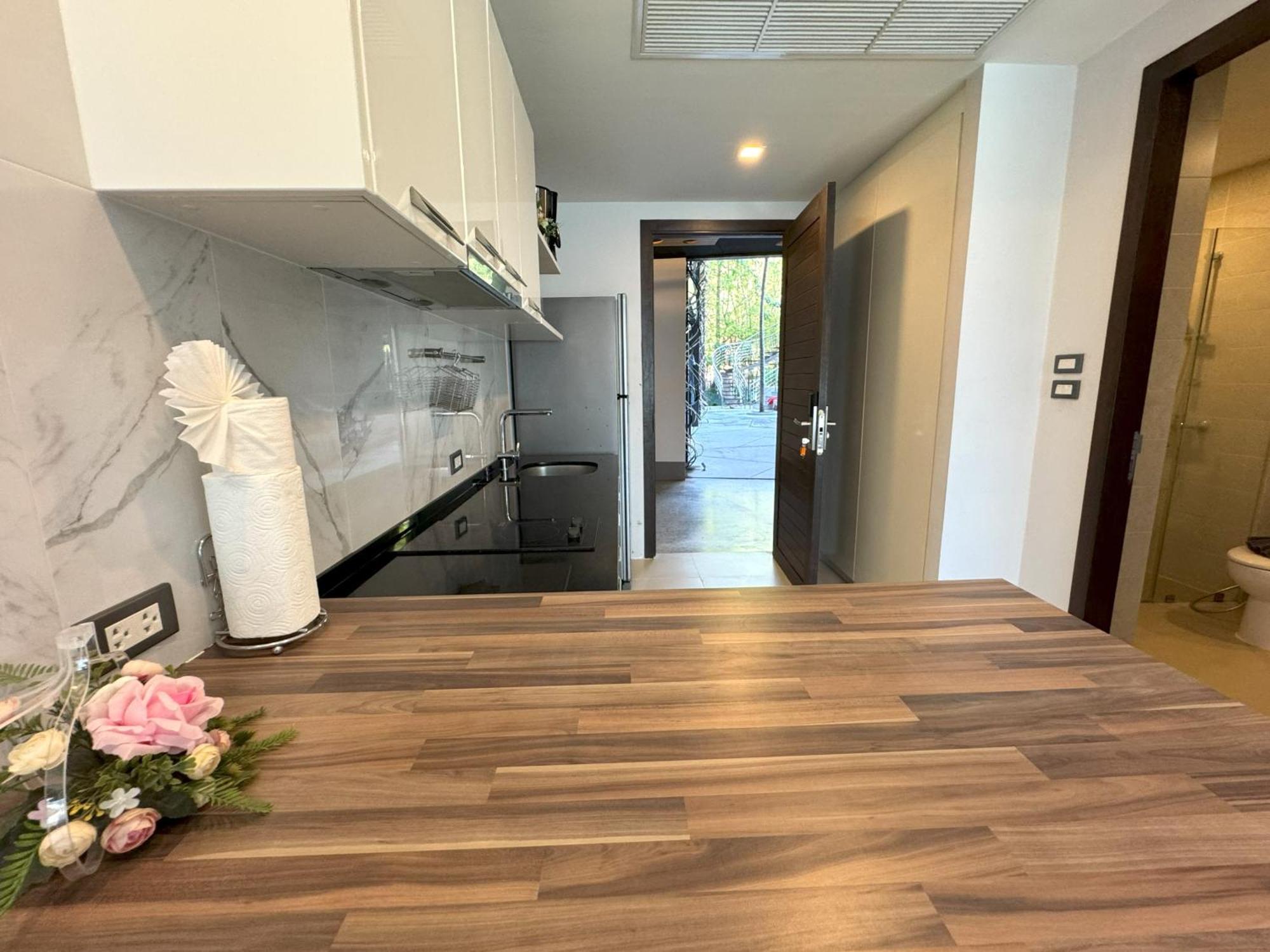 Private Apartment At Emerald Terrace Patong Bagian luar foto