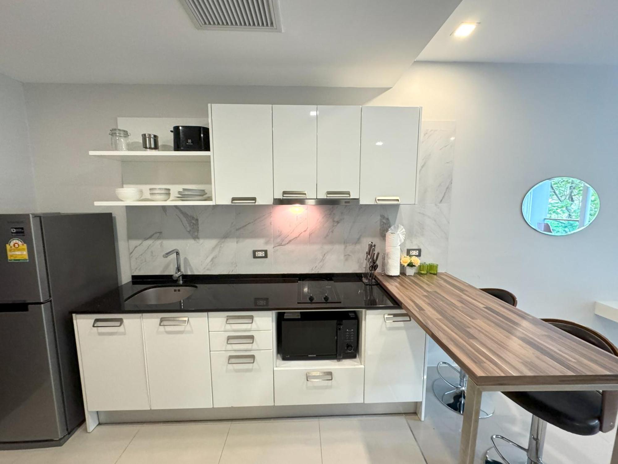 Private Apartment At Emerald Terrace Patong Bagian luar foto