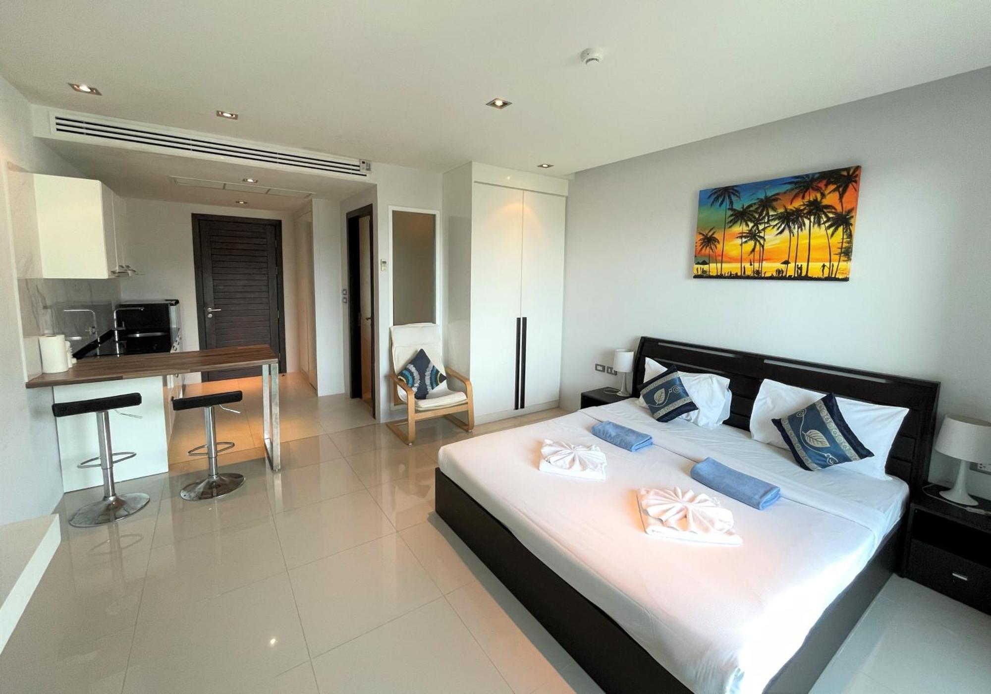 Private Apartment At Emerald Terrace Patong Bagian luar foto