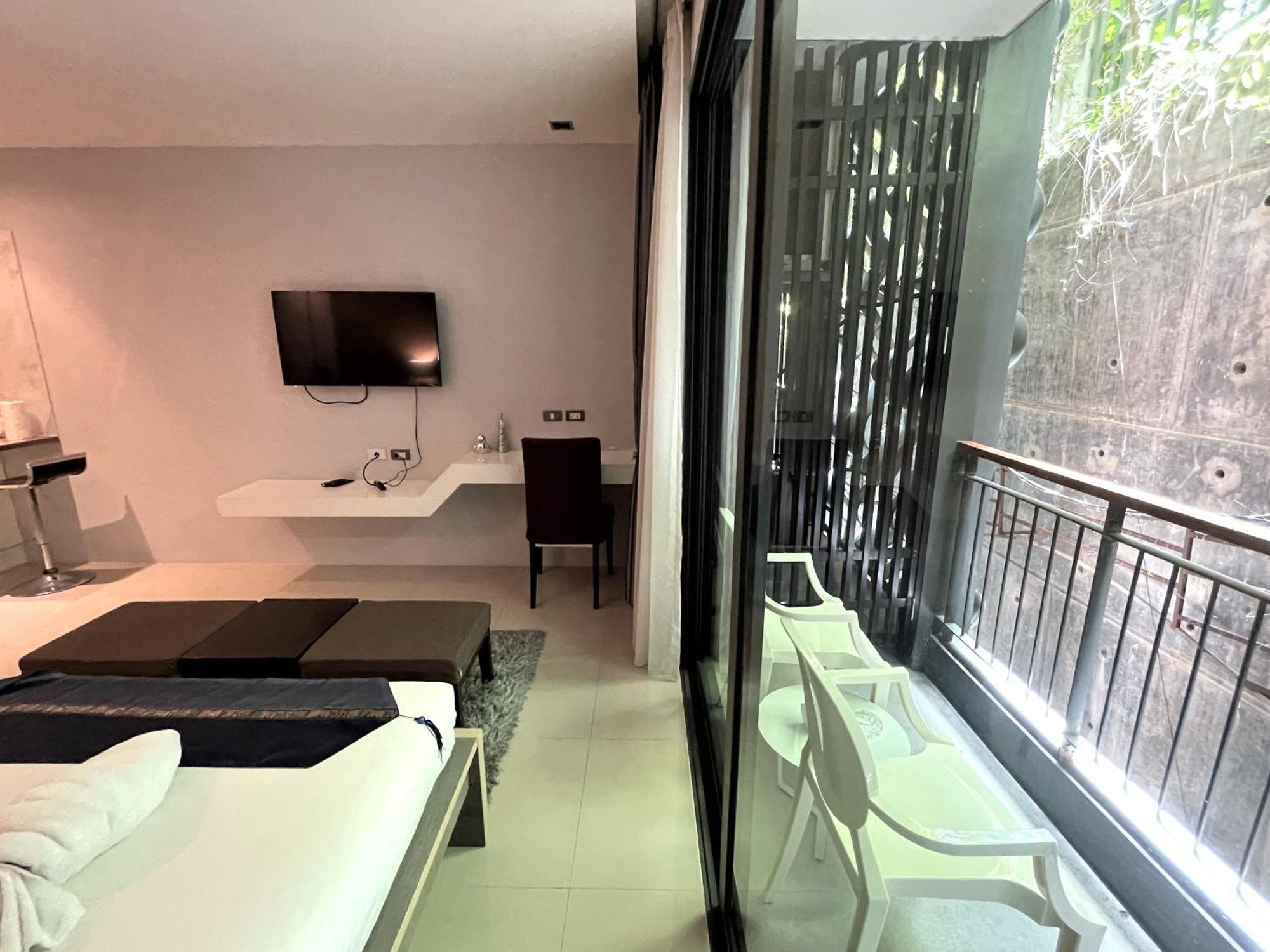 Private Apartment At Emerald Terrace Patong Bagian luar foto